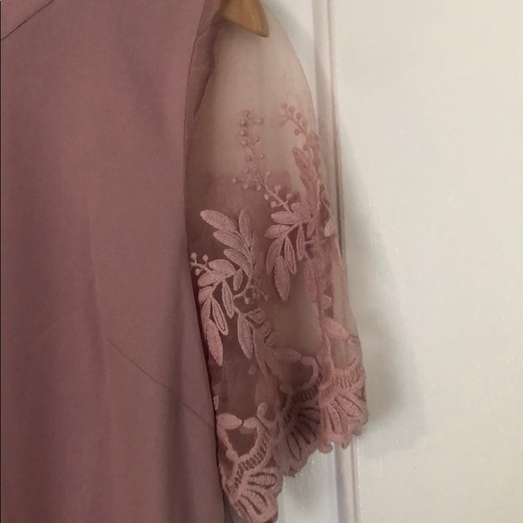 Lulus lace sleeve blouse - Picture 2 of 2